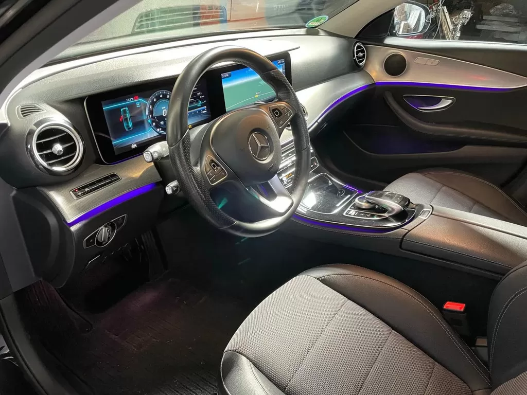 Mercedes-Benz E200 Premium Plus widescreen, sfeerverlichting